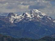 26 Zoom sul Pizzo Arera (2512 m) e Corna Piana (2302 m) a sx
